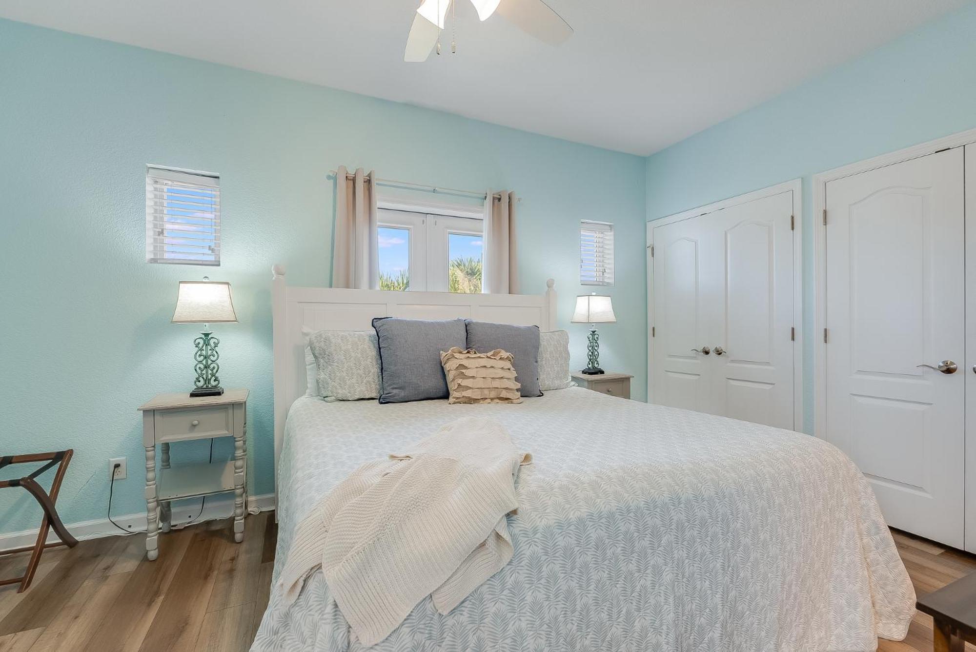 Decked Out Pcb Holiday home